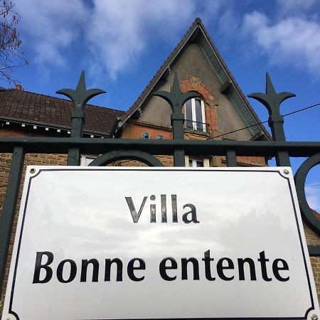 Villa Bonne Entente Donchery Buitenkant foto
